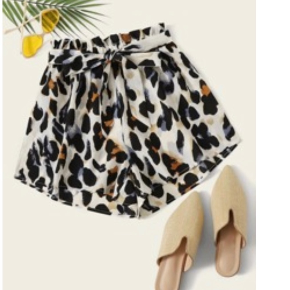 Shein shorts NWOT